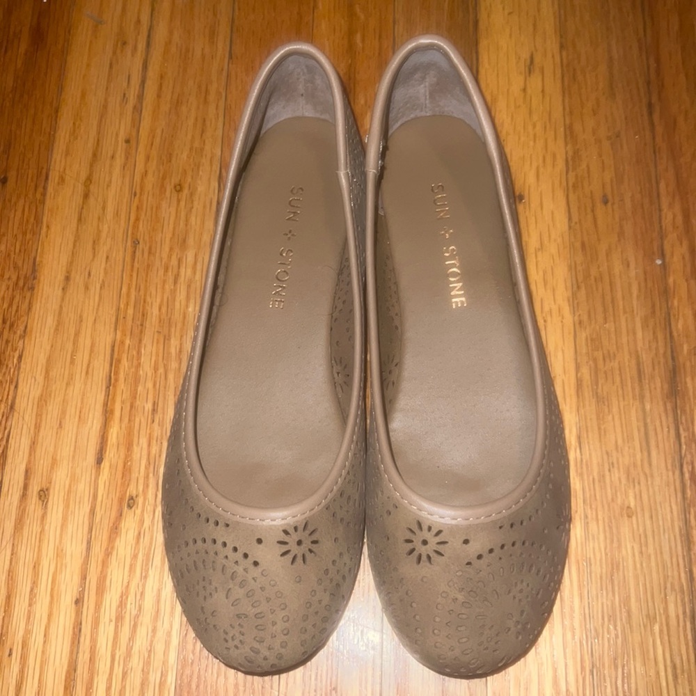 Tan flats size 5.5